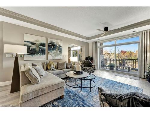 108-71 Bayberry Drive, Guelph, ON - Indoor Photo Showing Living Room