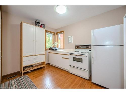 43 Mont Street, Guelph, ON - Indoor Photo Showing Kitchen