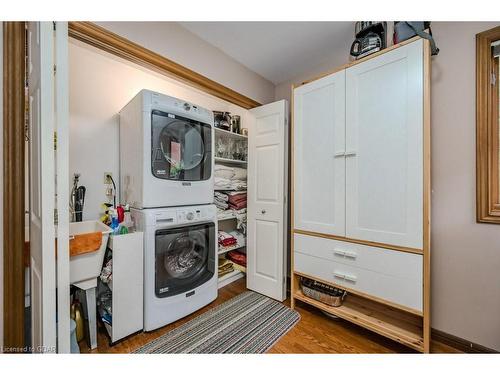 43 Mont Street, Guelph, ON - Indoor Photo Showing Laundry Room