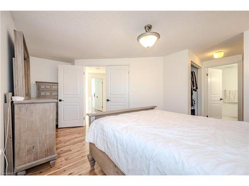 83 Pheasant Run Drive, Guelph, ON - Indoor Photo Showing Bedroom