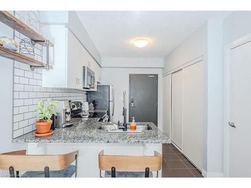 801-53 Arthur Street S, Guelph, ON - Indoor Photo Showing Kitchen With Upgraded Kitchen