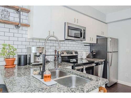 801-53 Arthur Street S, Guelph, ON - Indoor Photo Showing Kitchen With Stainless Steel Kitchen With Double Sink With Upgraded Kitchen