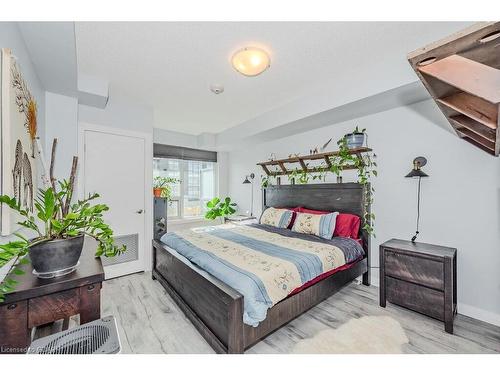 801-53 Arthur Street S, Guelph, ON - Indoor Photo Showing Bedroom