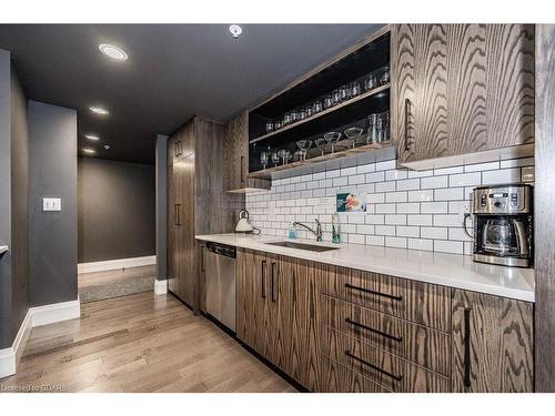 801-53 Arthur Street S, Guelph, ON - Indoor Photo Showing Kitchen