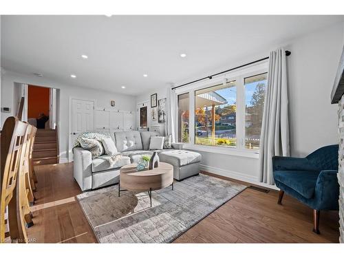 67 Rosewood Avenue, Guelph, ON - Indoor Photo Showing Living Room