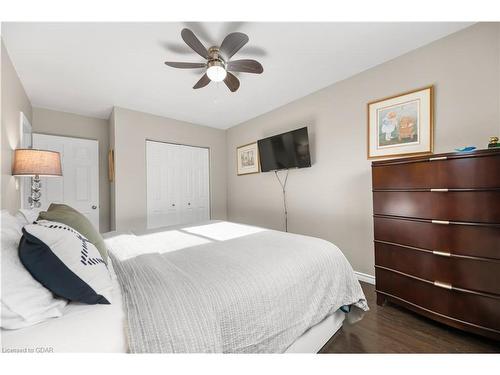 67 Rosewood Avenue, Guelph, ON - Indoor Photo Showing Bedroom