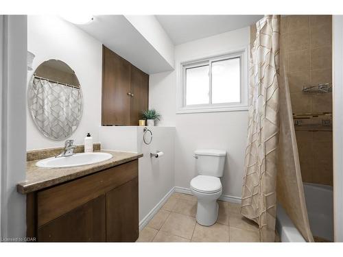 67 Rosewood Avenue, Guelph, ON - Indoor Photo Showing Bathroom