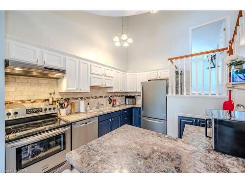 174 Windflower Drive, Kitchener, ON - Indoor Photo Showing Kitchen