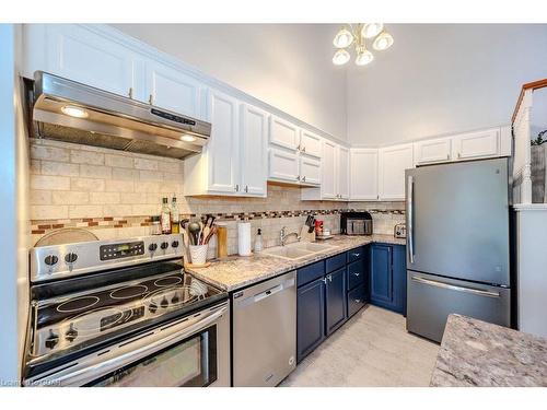 174 Windflower Drive, Kitchener, ON - Indoor Photo Showing Kitchen