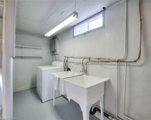 17 Kara Lee Court, Guelph, ON - Indoor Photo Showing Laundry Room