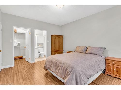 311-60 Wyndham Street S, Guelph, ON - Indoor Photo Showing Bedroom