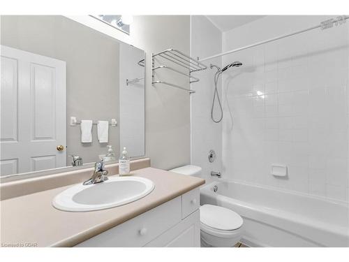 311-60 Wyndham Street S, Guelph, ON - Indoor Photo Showing Bathroom