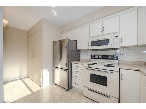 402-93 Westwood Road, Guelph, ON - Indoor Photo Showing Kitchen