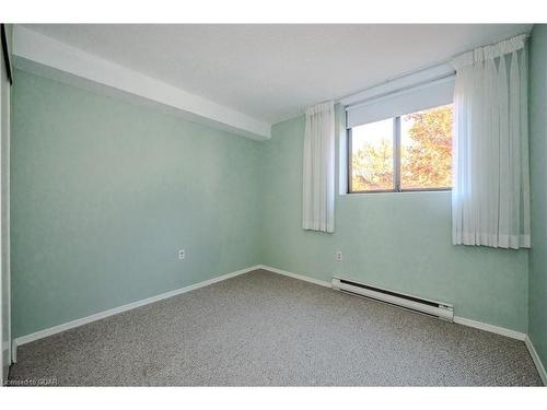 402-93 Westwood Road, Guelph, ON - Indoor Photo Showing Other Room