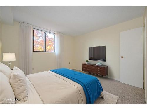 402-93 Westwood Road, Guelph, ON - Indoor Photo Showing Bedroom