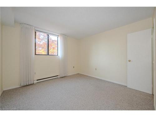 402-93 Westwood Road, Guelph, ON - Indoor Photo Showing Other Room