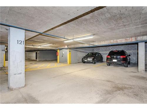 402-93 Westwood Road, Guelph, ON - Indoor Photo Showing Garage