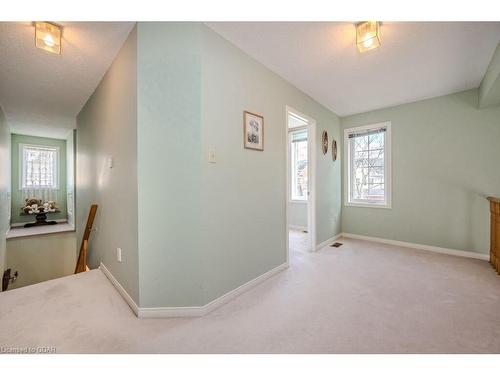 15-60 Ptarmigan Drive, Guelph, ON - Indoor Photo Showing Other Room