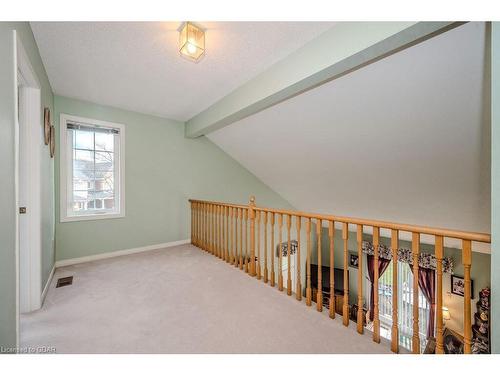 15-60 Ptarmigan Drive, Guelph, ON - Indoor Photo Showing Other Room