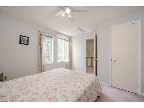 15-60 Ptarmigan Drive, Guelph, ON - Indoor Photo Showing Bedroom