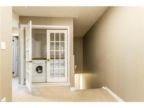 202-904 Paisley Road, Guelph, ON - Indoor Photo Showing Laundry Room