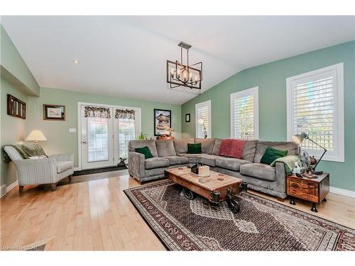 119 Bristol Street, Guelph, ON - Indoor Photo Showing Living Room