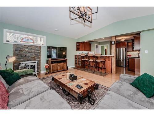 119 Bristol Street, Guelph, ON - Indoor Photo Showing Living Room With Fireplace