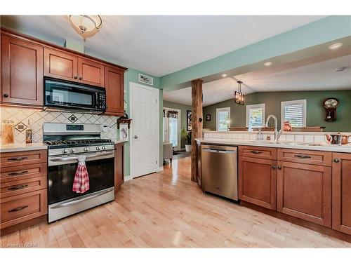 119 Bristol Street, Guelph, ON - Indoor Photo Showing Kitchen