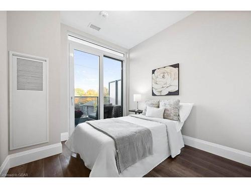 103-73 Arthur Street S, Guelph, ON - Indoor Photo Showing Bedroom