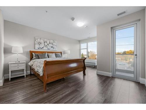 103-73 Arthur Street S, Guelph, ON - Indoor Photo Showing Bedroom