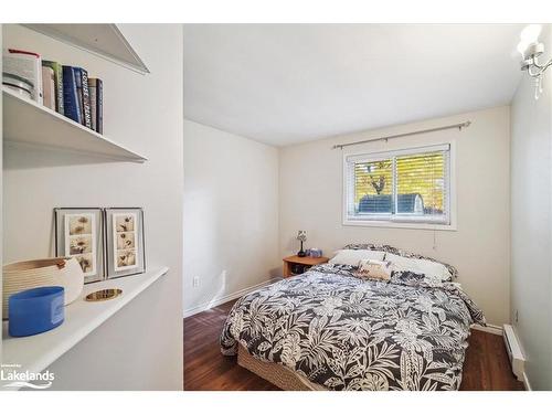 255 Brown Street, Gravenhurst, ON - Indoor Photo Showing Bedroom