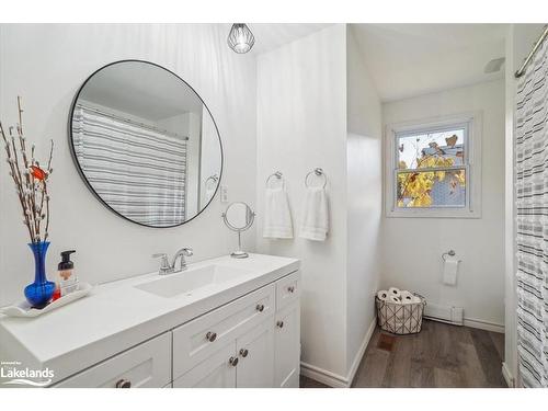 255 Brown Street, Gravenhurst, ON - Indoor Photo Showing Bathroom