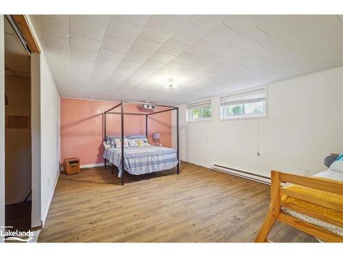 255 Brown Street, Gravenhurst, ON - Indoor Photo Showing Bedroom