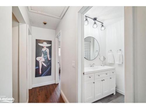 255 Brown Street, Gravenhurst, ON - Indoor Photo Showing Bathroom