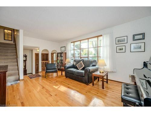 40 Keats Crescent, Guelph, ON - Indoor Photo Showing Living Room