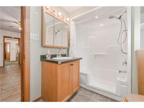 338 Garafraxa Street, Fergus, ON - Indoor Photo Showing Bathroom