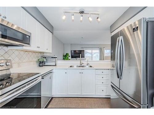 6-426 Grange Road, Guelph, ON - Indoor Photo Showing Kitchen With Stainless Steel Kitchen With Double Sink With Upgraded Kitchen