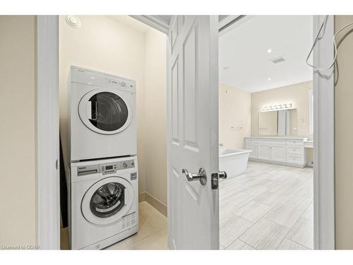 84 Mccann Street, Guelph, ON - Indoor Photo Showing Laundry Room