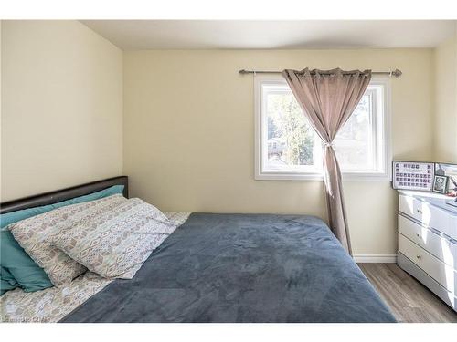 200 Alma Street N, Guelph, ON - Indoor Photo Showing Bedroom