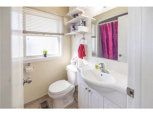 200 Alma Street N, Guelph, ON - Indoor Photo Showing Bathroom