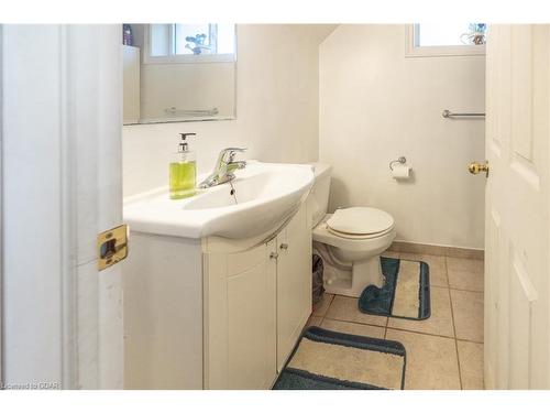 200 Alma Street N, Guelph, ON - Indoor Photo Showing Bathroom