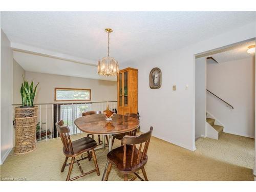 5-2 Worton Avenue, Wellington, ON - Indoor Photo Showing Dining Room