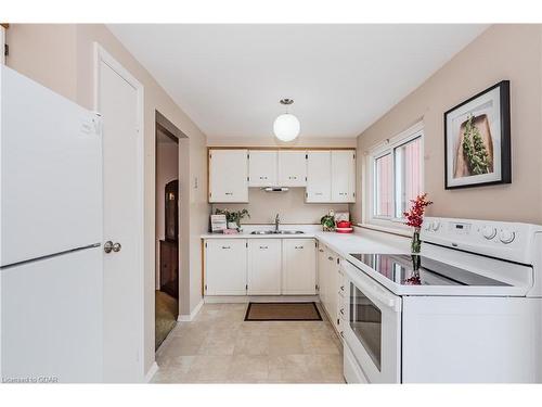 5-2 Worton Avenue, Wellington, ON - Indoor Photo Showing Kitchen