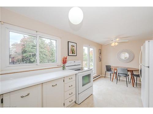 5-2 Worton Avenue, Wellington, ON - Indoor Photo Showing Kitchen