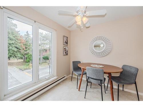 5-2 Worton Avenue, Wellington, ON - Indoor Photo Showing Dining Room