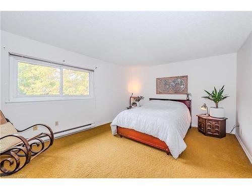 5-2 Worton Avenue, Wellington, ON - Indoor Photo Showing Bedroom