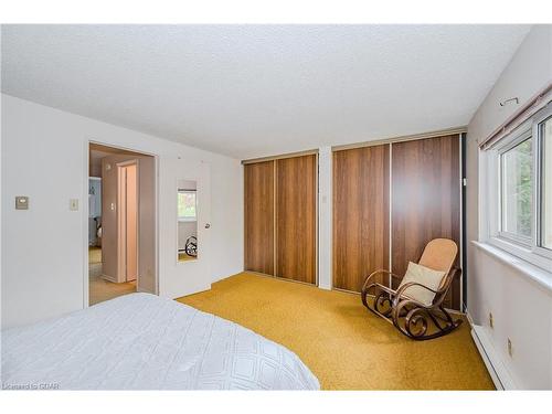 5-2 Worton Avenue, Wellington, ON - Indoor Photo Showing Bedroom