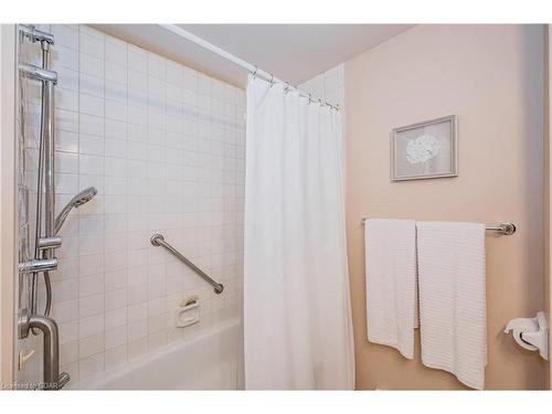 5-2 Worton Avenue, Wellington, ON - Indoor Photo Showing Bathroom