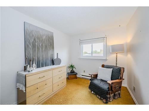 5-2 Worton Avenue, Wellington, ON - Indoor Photo Showing Bedroom