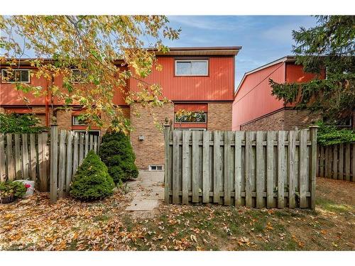 5-2 Worton Avenue, Wellington, ON - Outdoor